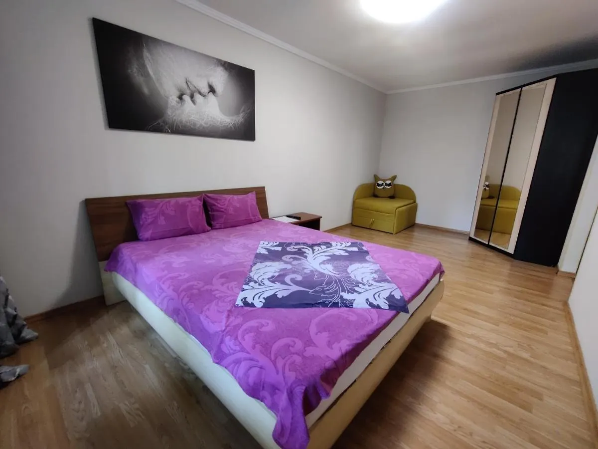 Apartment On Victora Yarmoly Kiev Ucrânia
